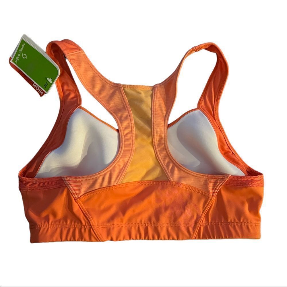 New sports bra - Picture 2 of 3